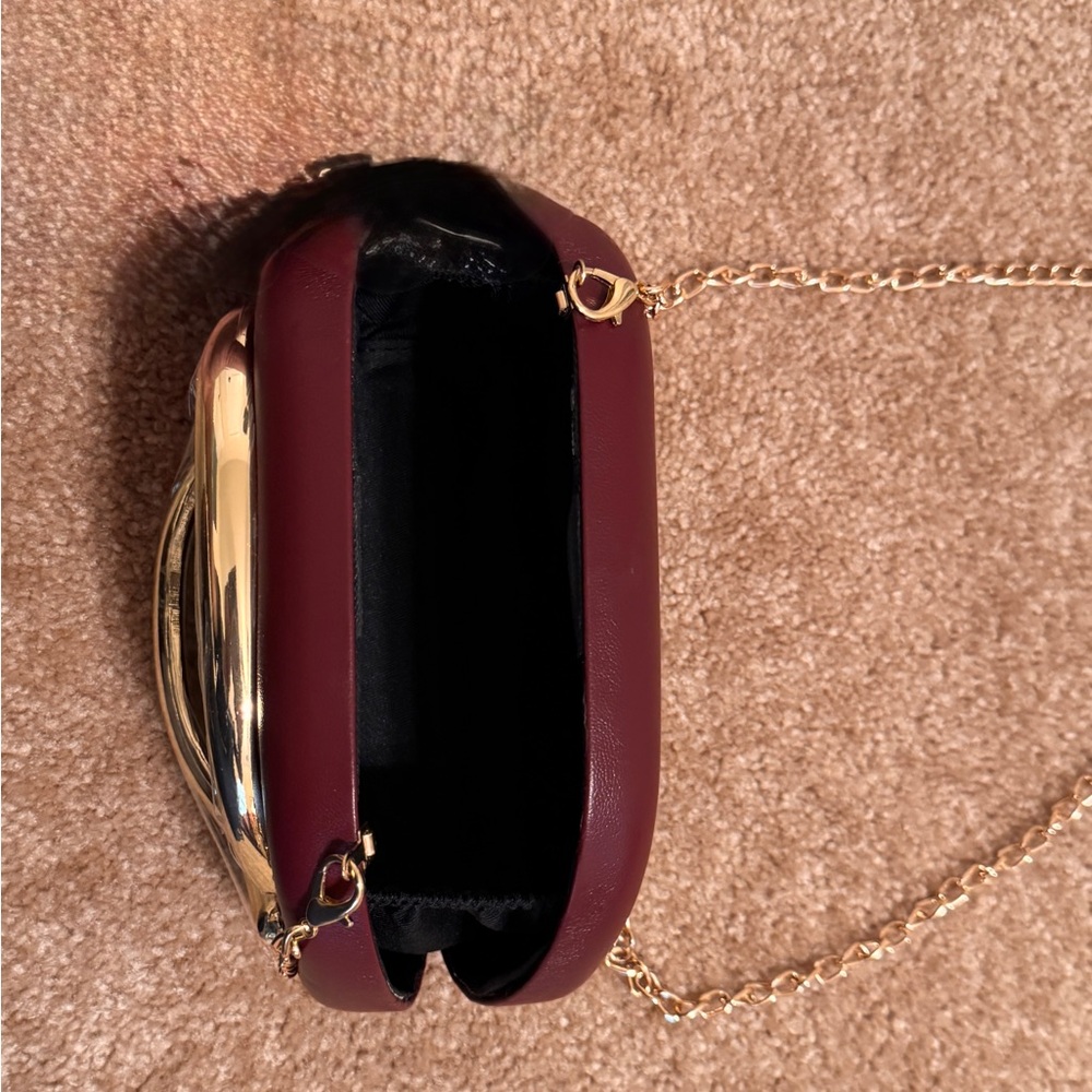 Elegant Burgundy Chain Shoulder Bag - Picture 4 of 4